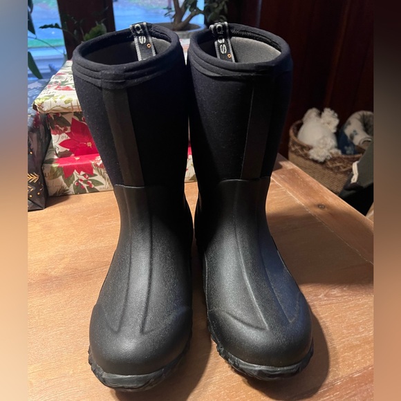 NEW WOMEN’S CLASSIC MID BOGS WATERPROOF BOOTS 6 - Picture 3 of 6